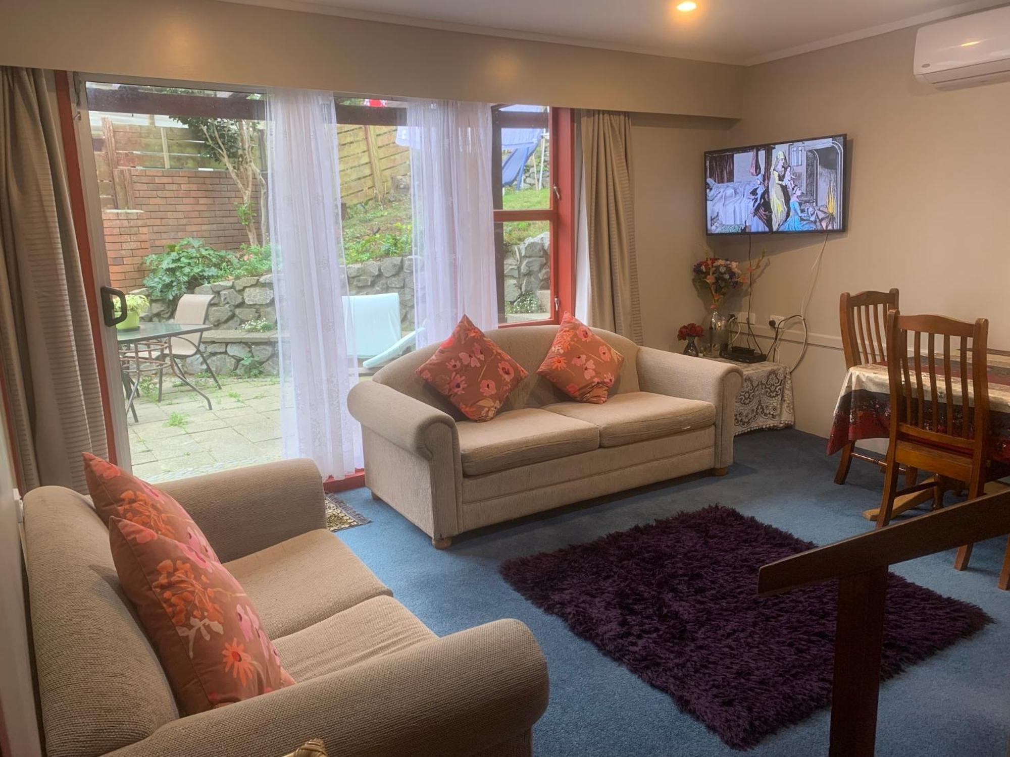Sunny Holiday Home Wellington Exterior foto