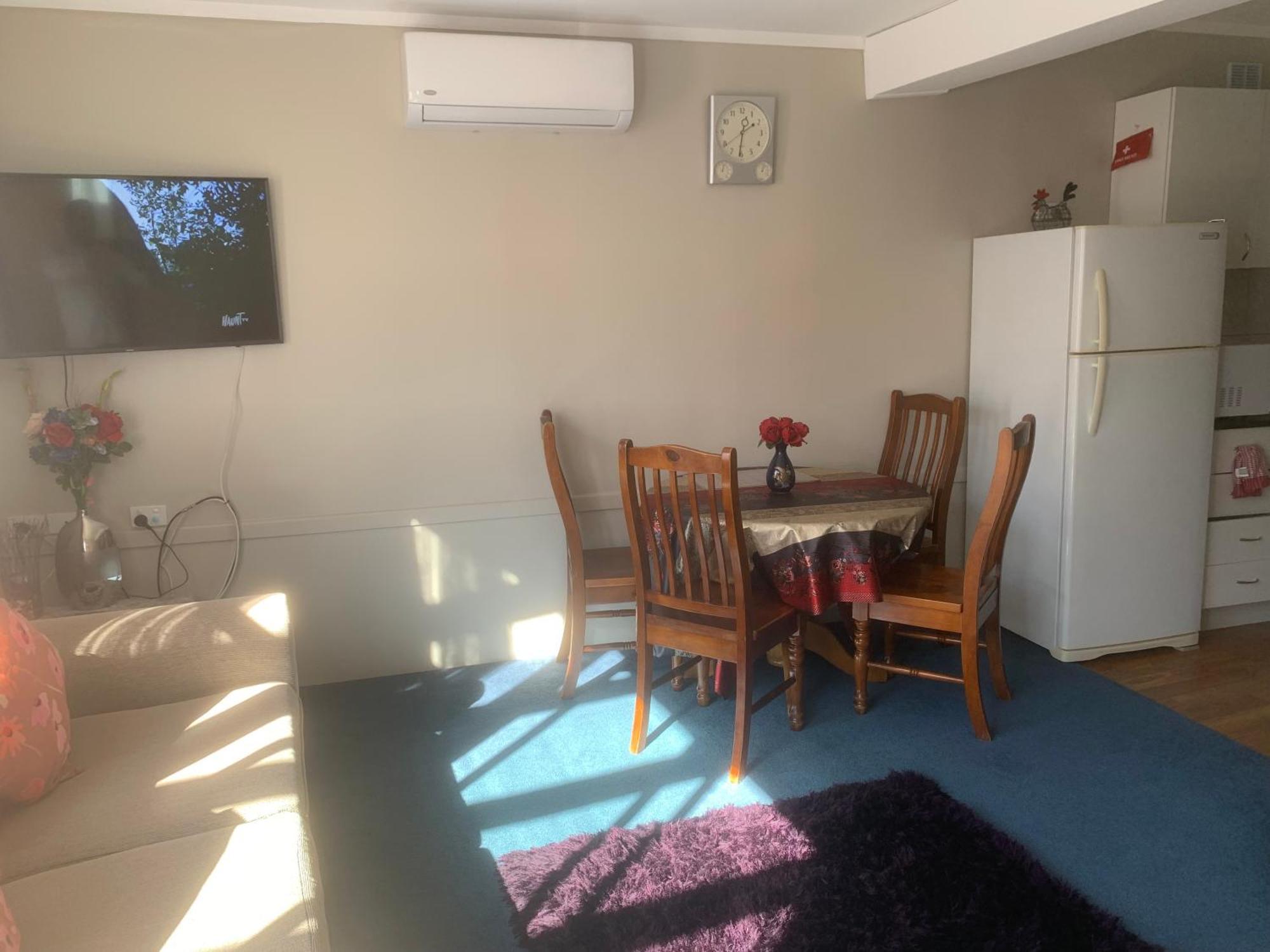 Sunny Holiday Home Wellington Exterior foto